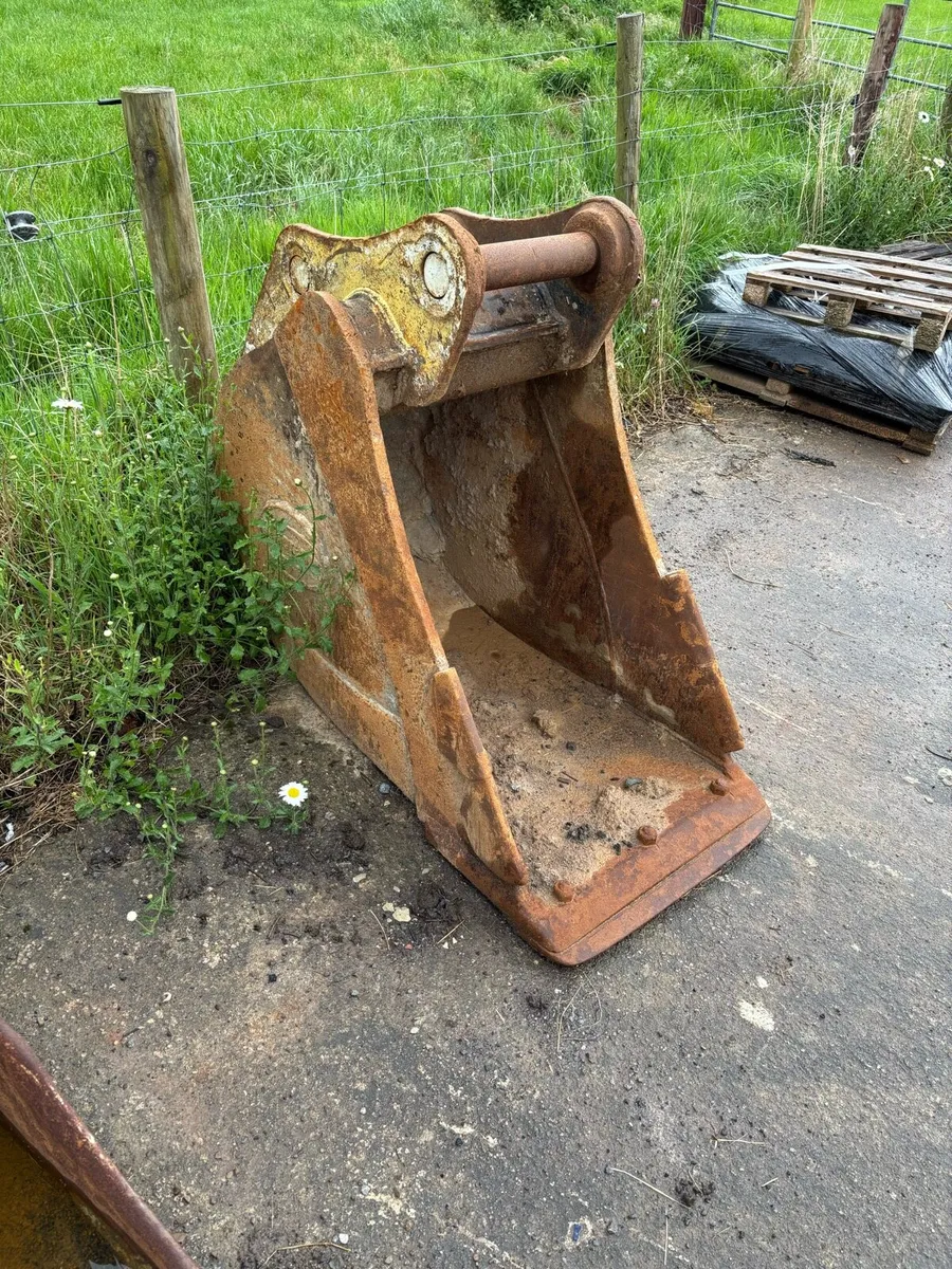 2 FT & 18inch - Image 1