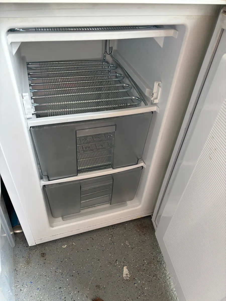 Under counter freezer - Image 2