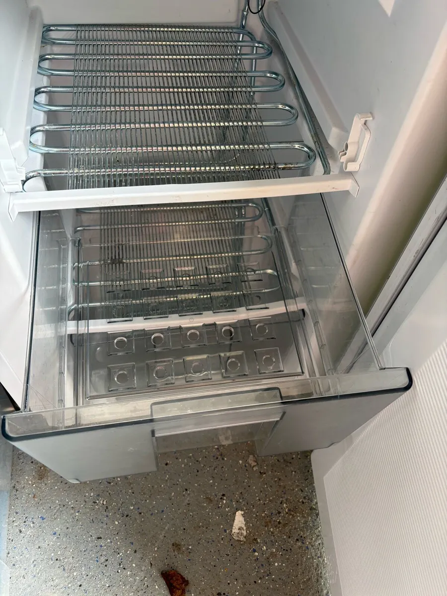 Under counter freezer - Image 3