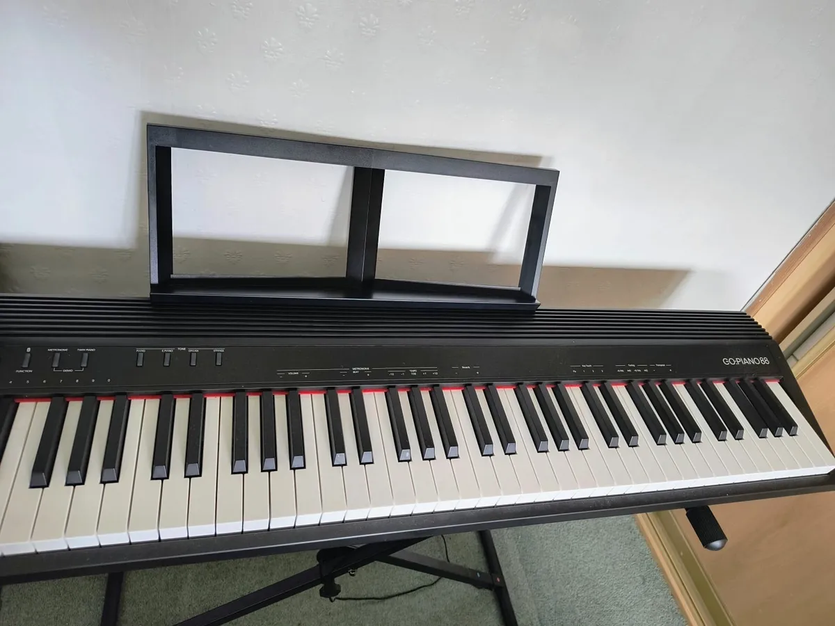 Roland keyboard 88 keys - Image 2