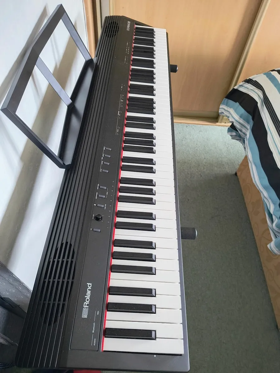 Roland keyboard 88 keys - Image 3