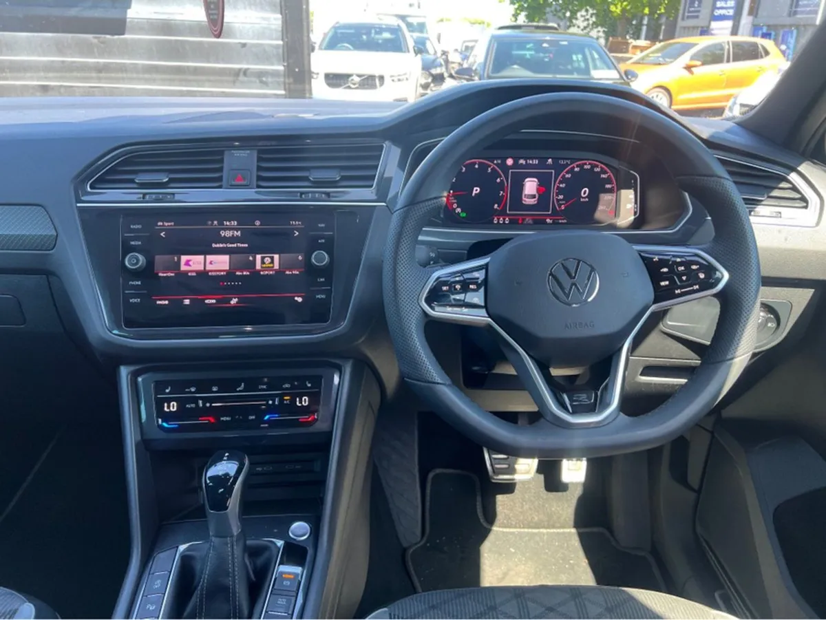 Volkswagen Tiguan R-line TSI S-A - Image 2