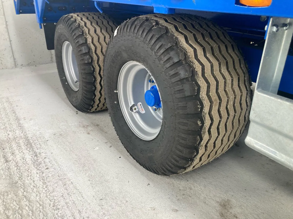 New 14/8 tipper with bale extension - Image 2