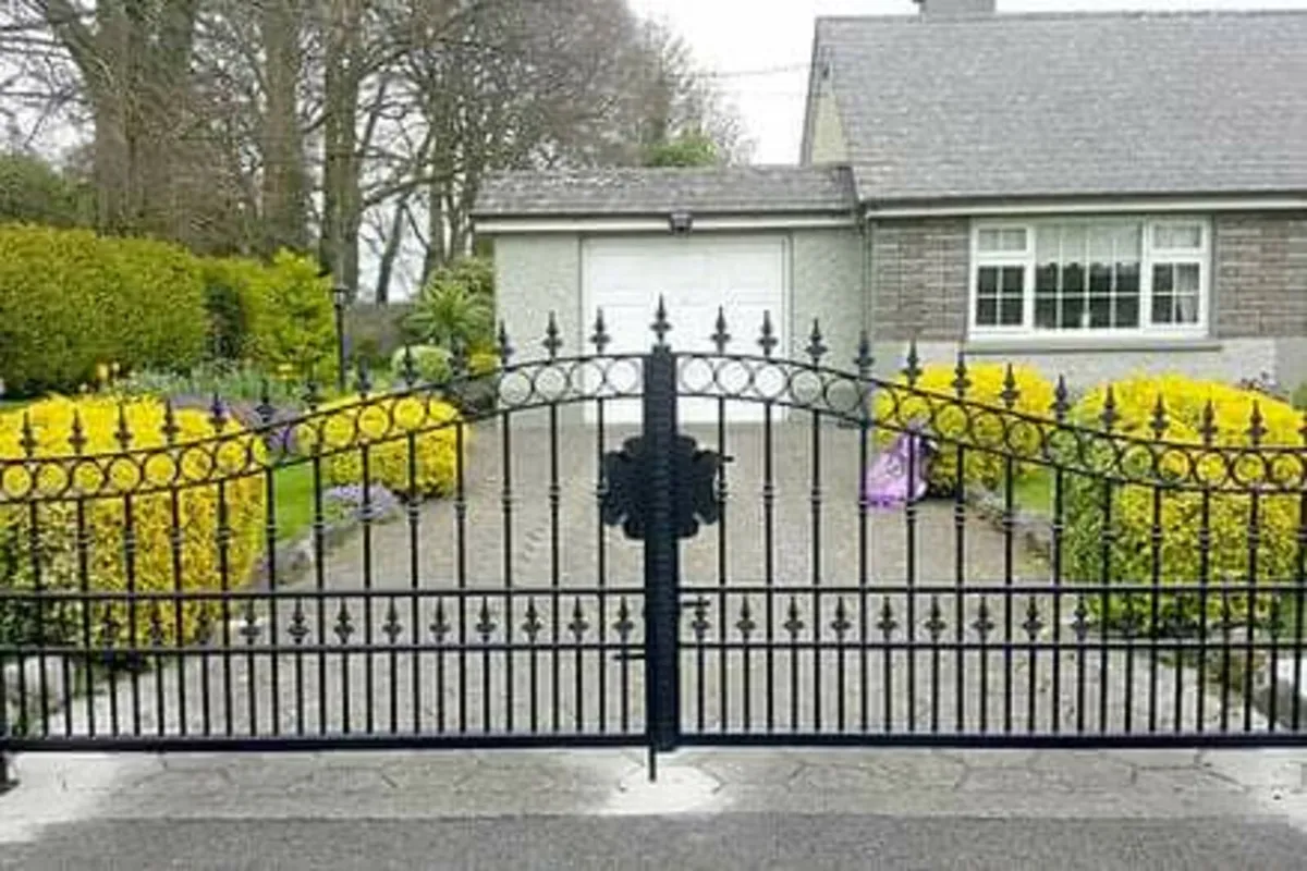 Gates - Image 2