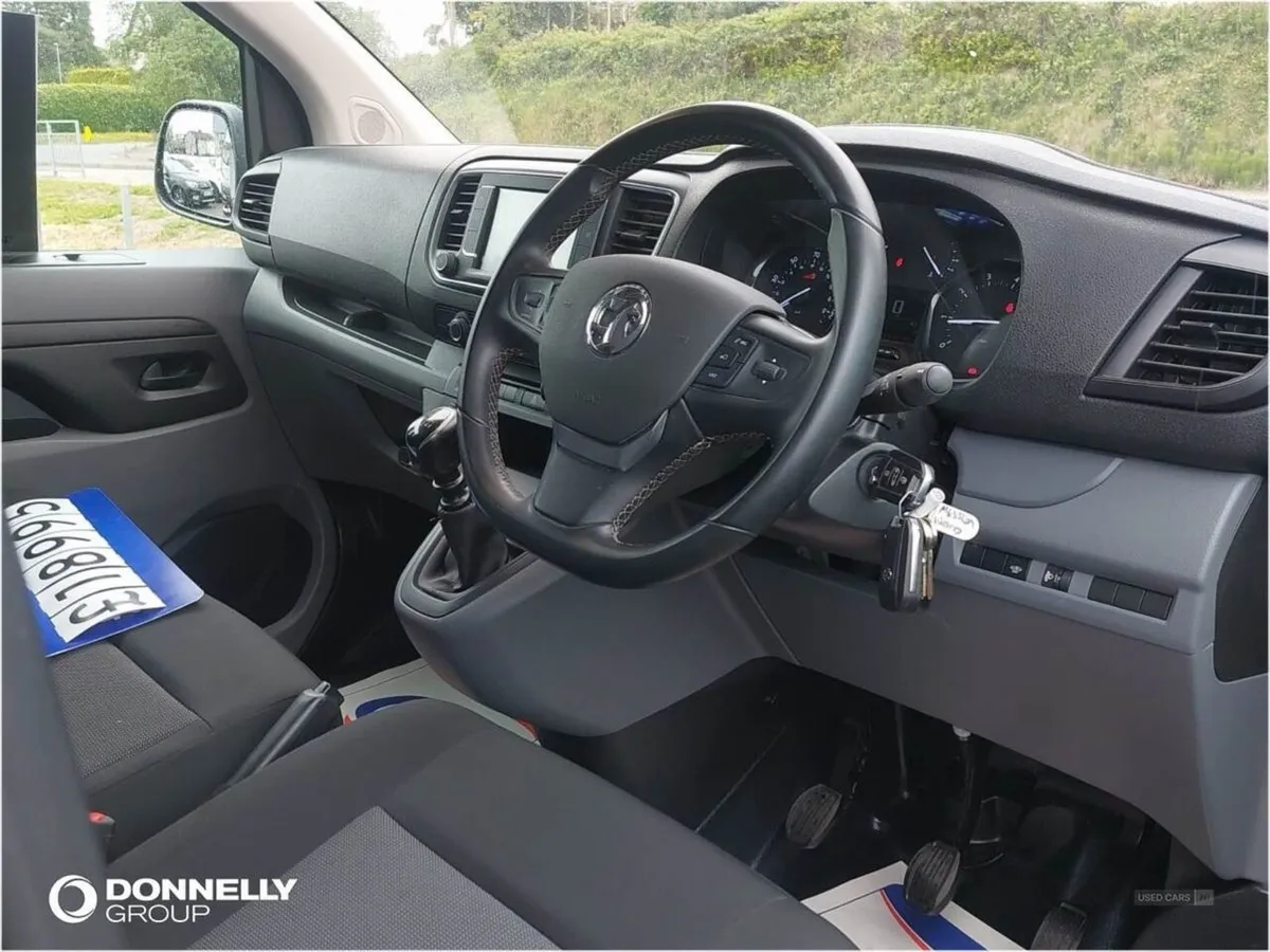 Vauxhall Vivaro 3100 2.0d 145PS Elite H1 Van - Image 4