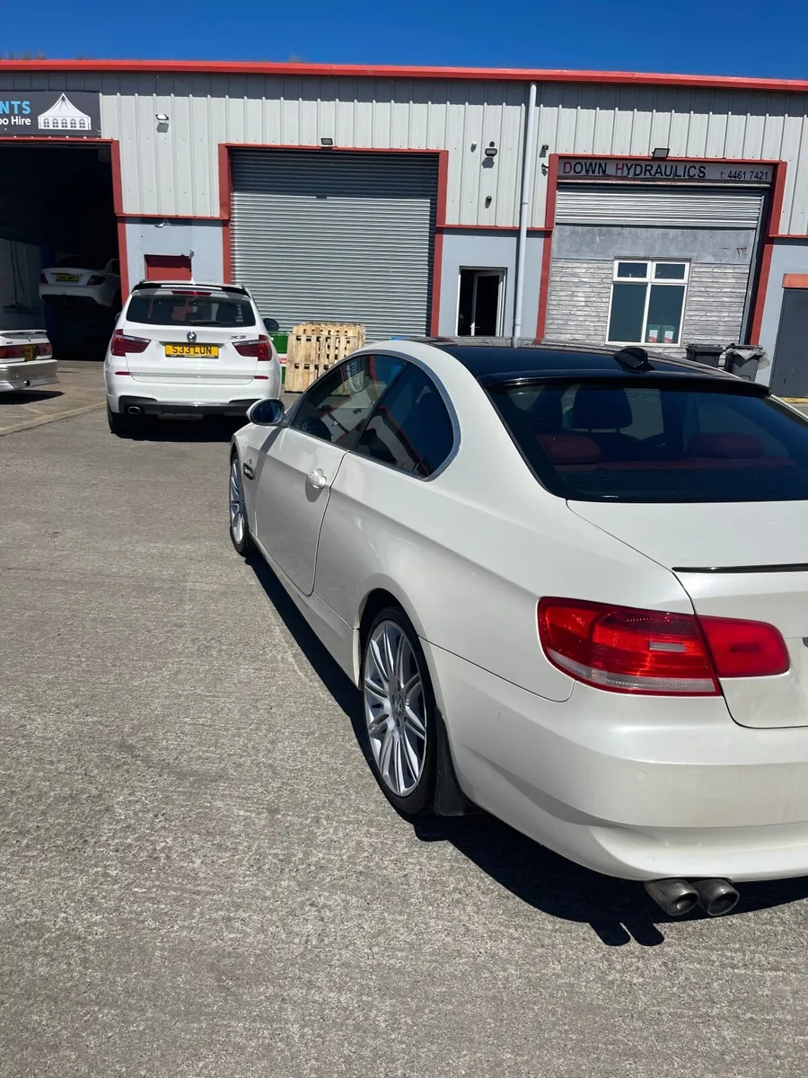 BMW 3-Series 2008 - Image 2