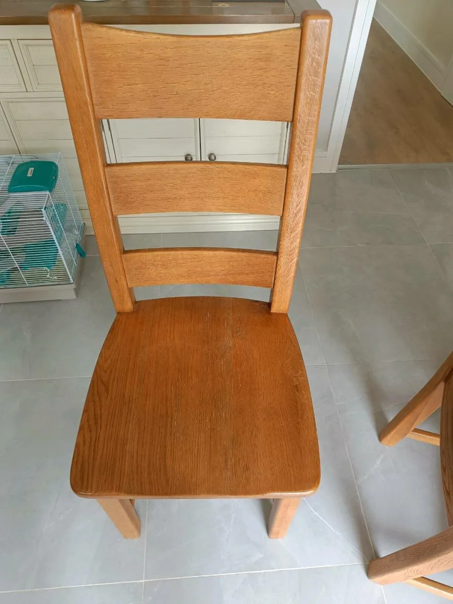 Circular Oak dining table - Image 3