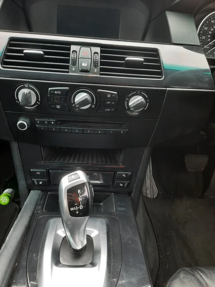 BMW 5-Series 2009 - Image 4