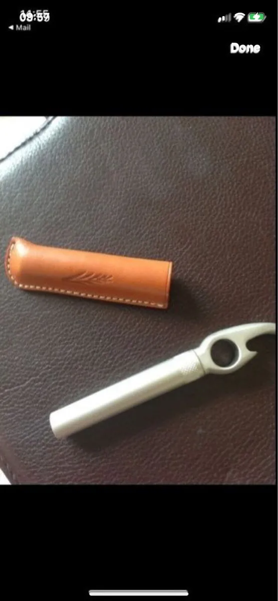 Corkscrew & Bottle Opener in leather Case - Image 3