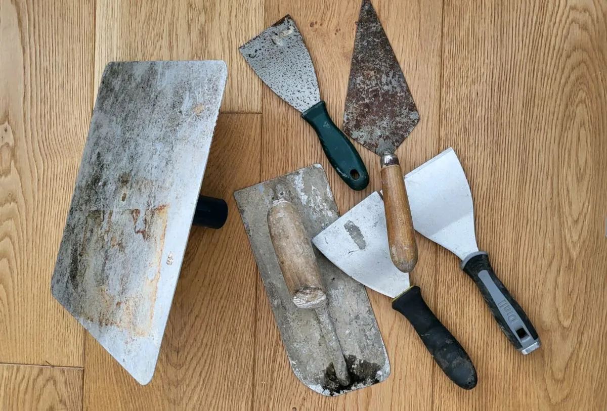 Bundle of Plasterers tools, hawk, trowels. - Image 2