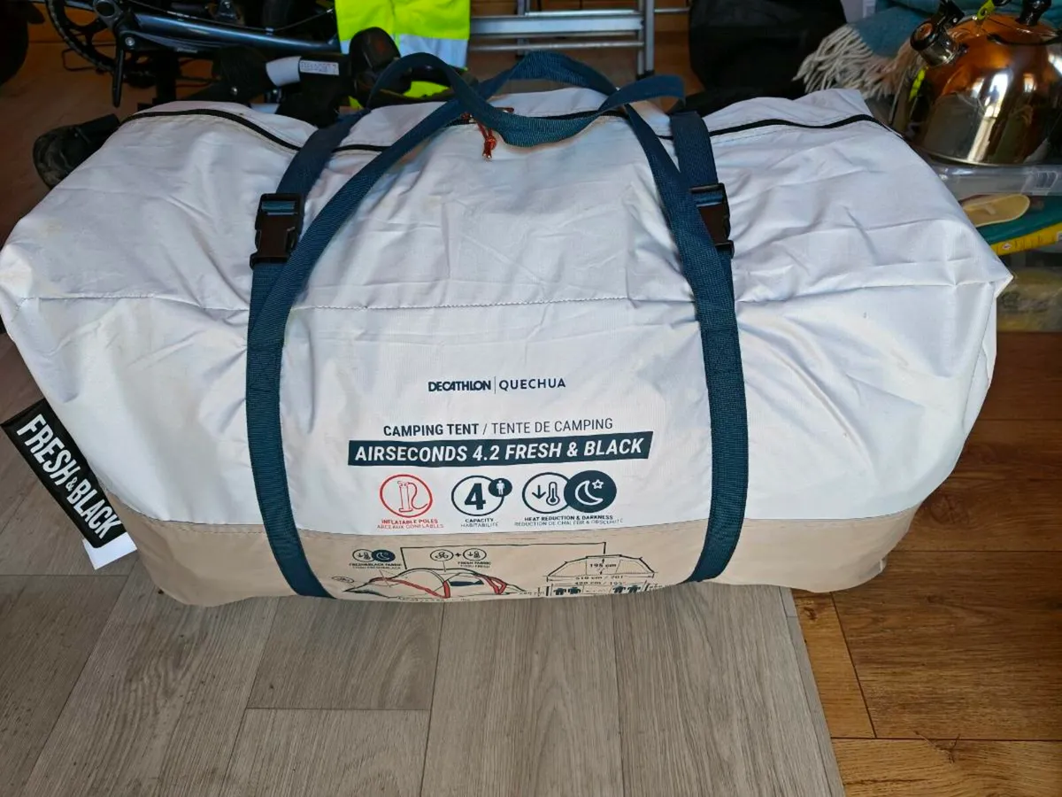 4 person air tent - Image 4