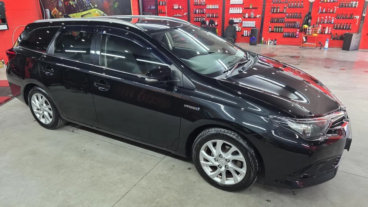 Toyota Auris Estate - Image 3