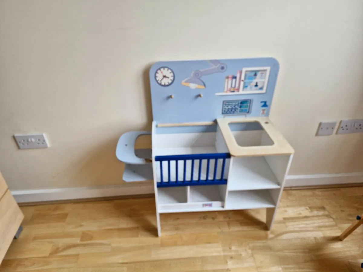 Baby Clinic and Vet Clinic Toy - Image 2