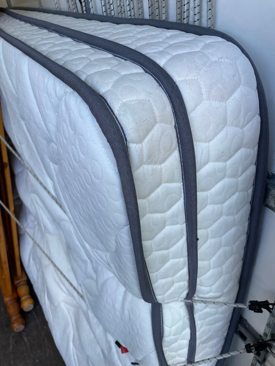 Double bed frame + mattress (4,6ft) - Image 4