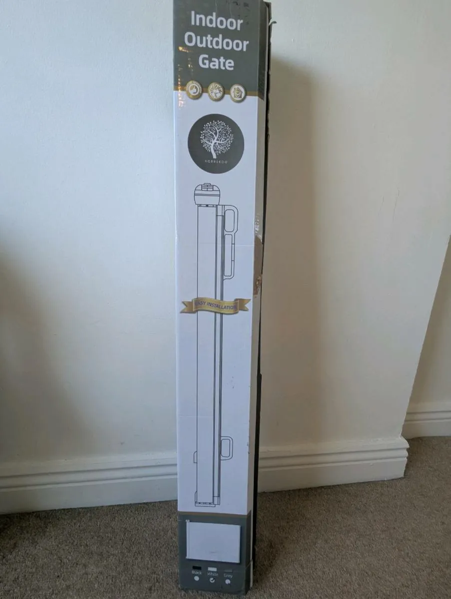 Retractable stair or outdoor child gate