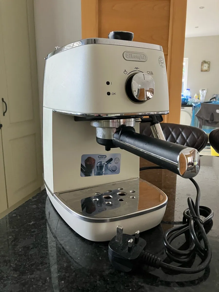 Delonghi espresso Coffee machine - Image 1