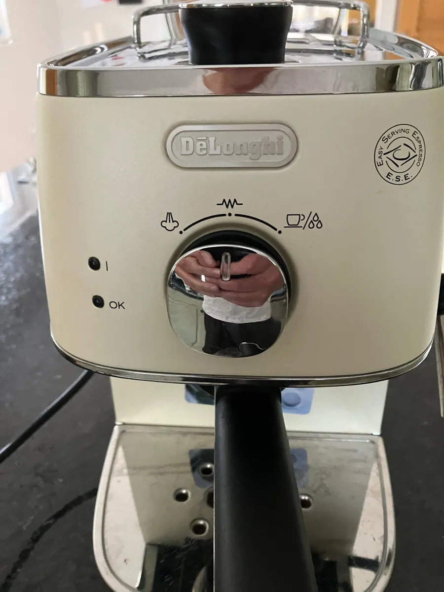 Delonghi espresso Coffee machine - Image 2
