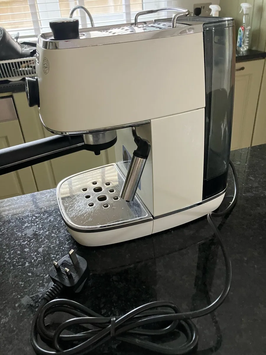 Delonghi espresso Coffee machine - Image 3