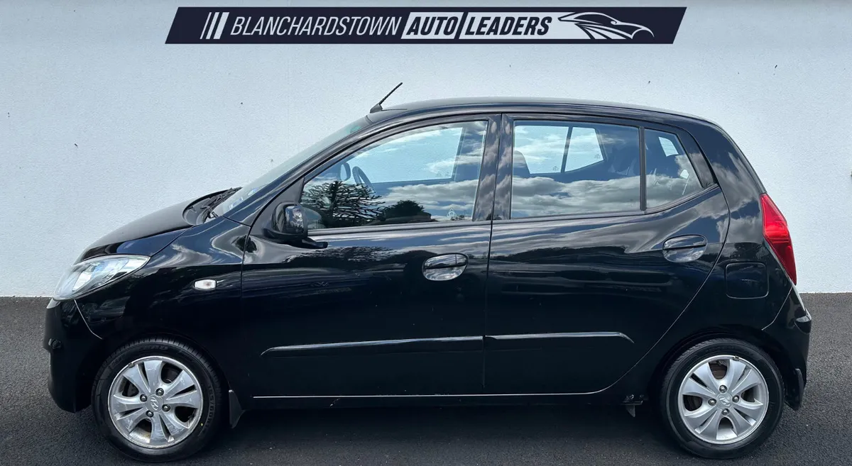 HYUNDAI I10 1.2 ACTIVE 85 BHP LOW KM - Image 2
