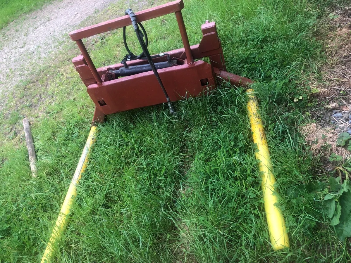 Bale handler - Image 1
