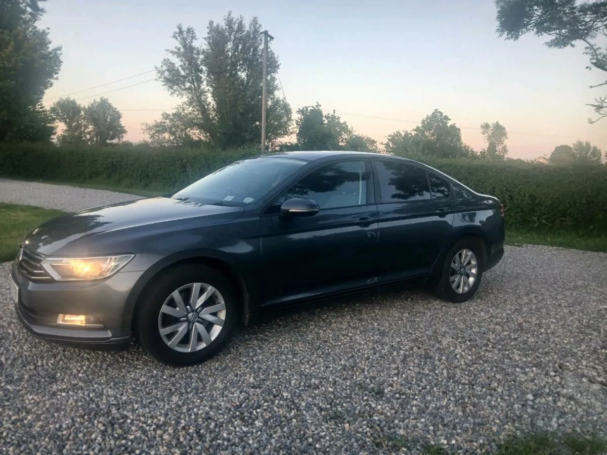 VOLKSWAGEN PASSAT EXCELLENT CONDITION - Image 3