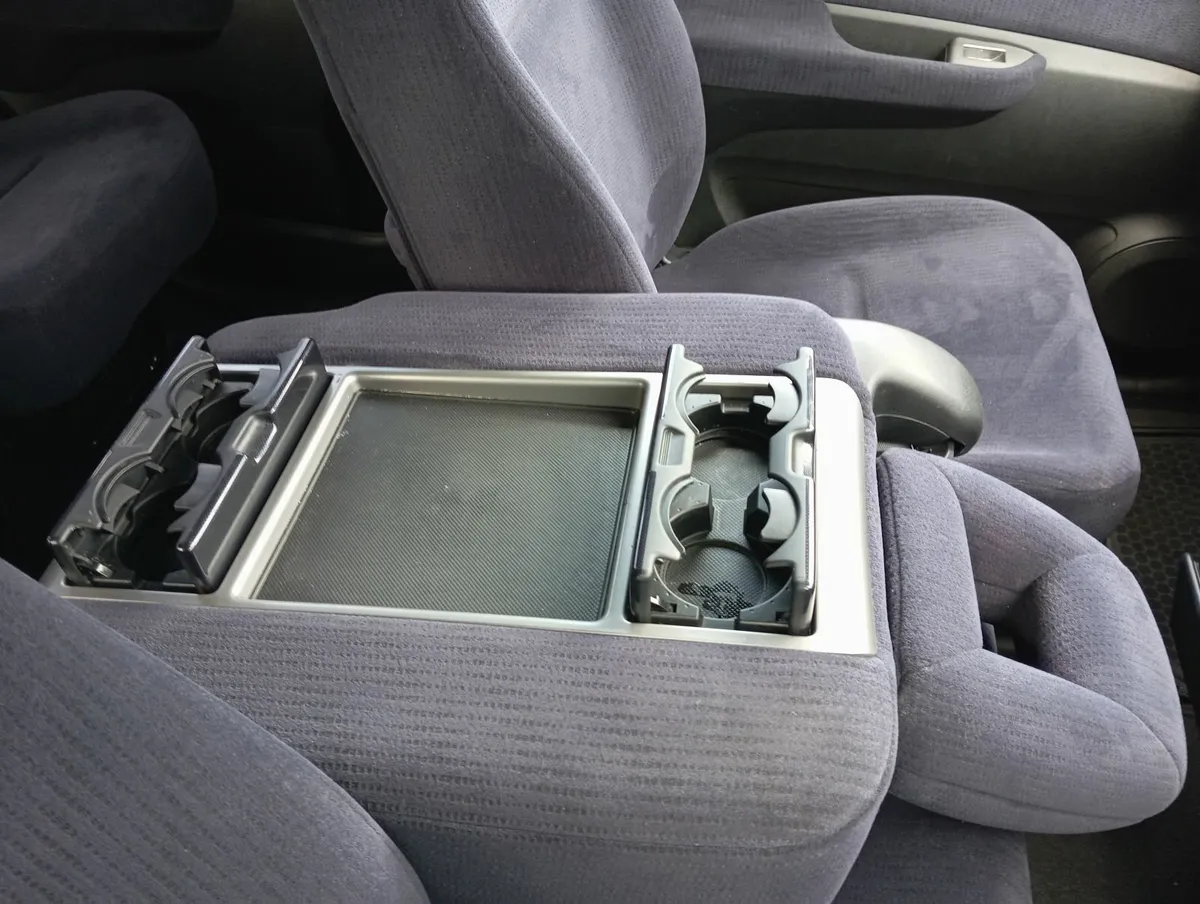 Honda FR-V 2007 - Image 2