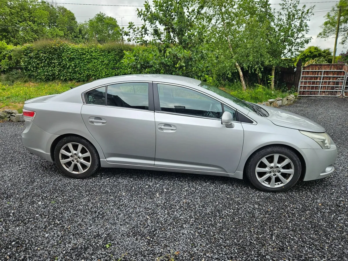 Toyota Avensis 2009 - Image 2