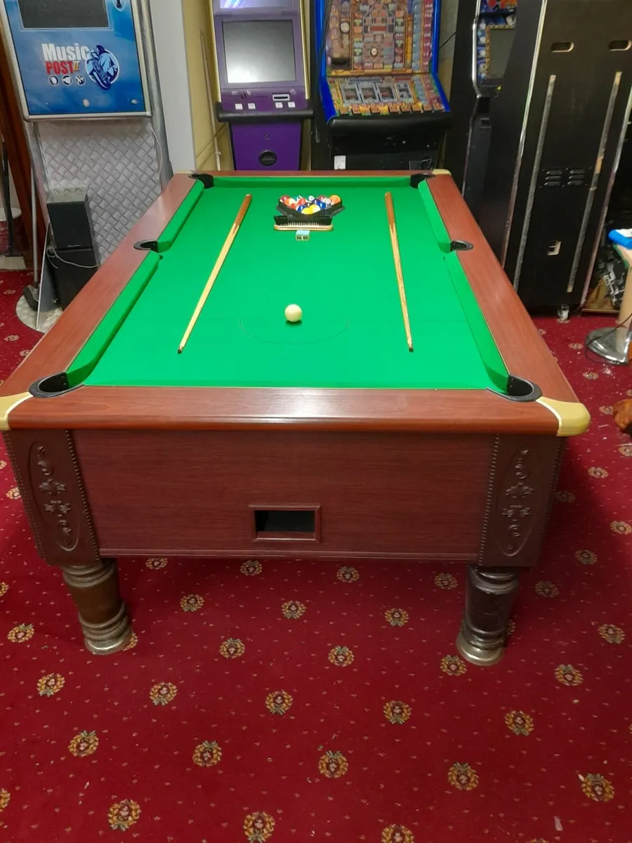 Pool table - Image 2