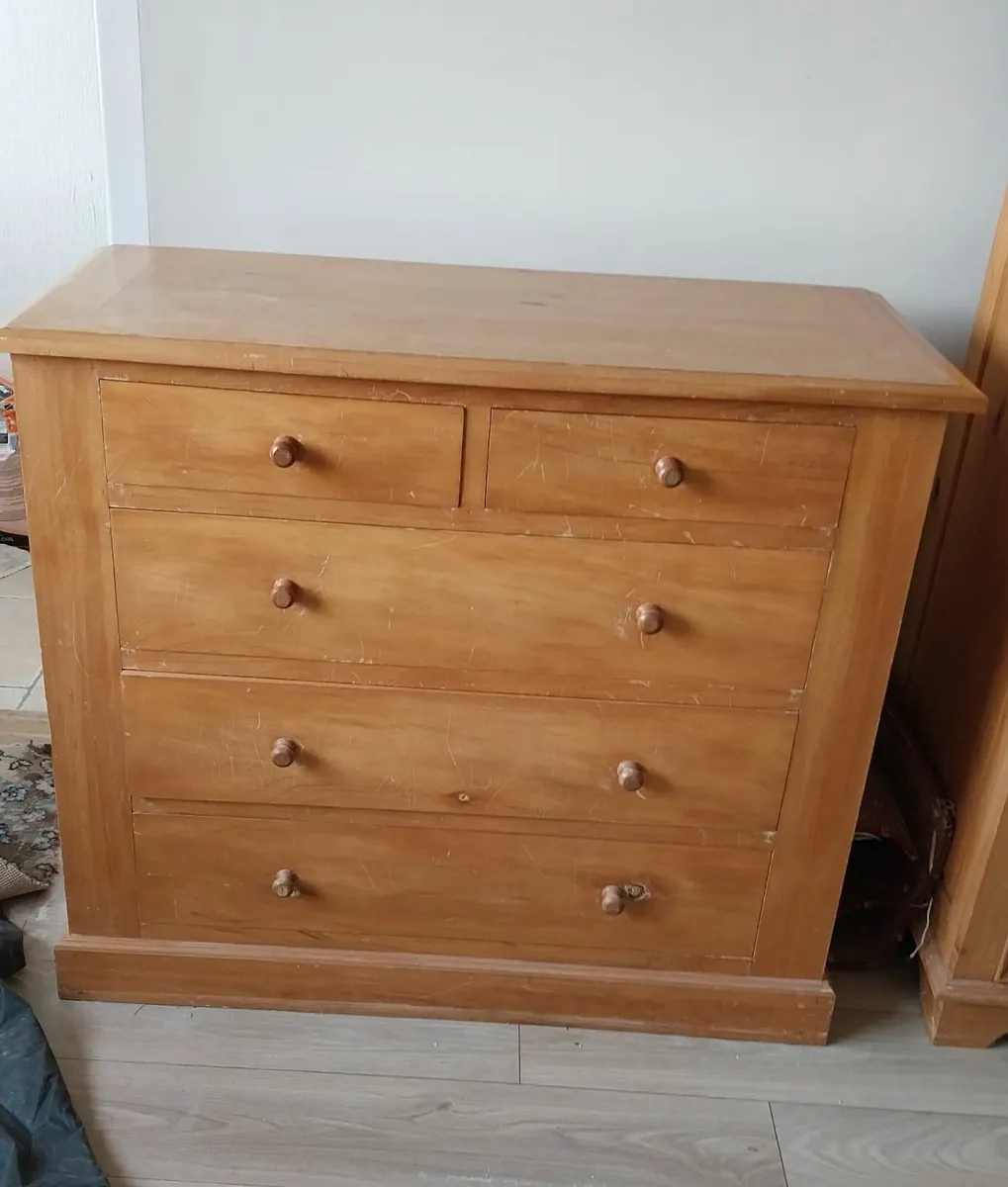Chest of Drawers