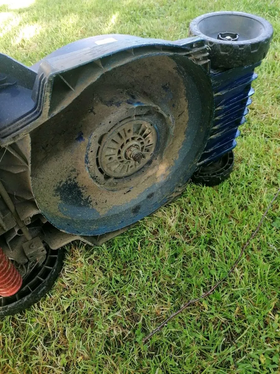 Electric Lawnmower - Image 2