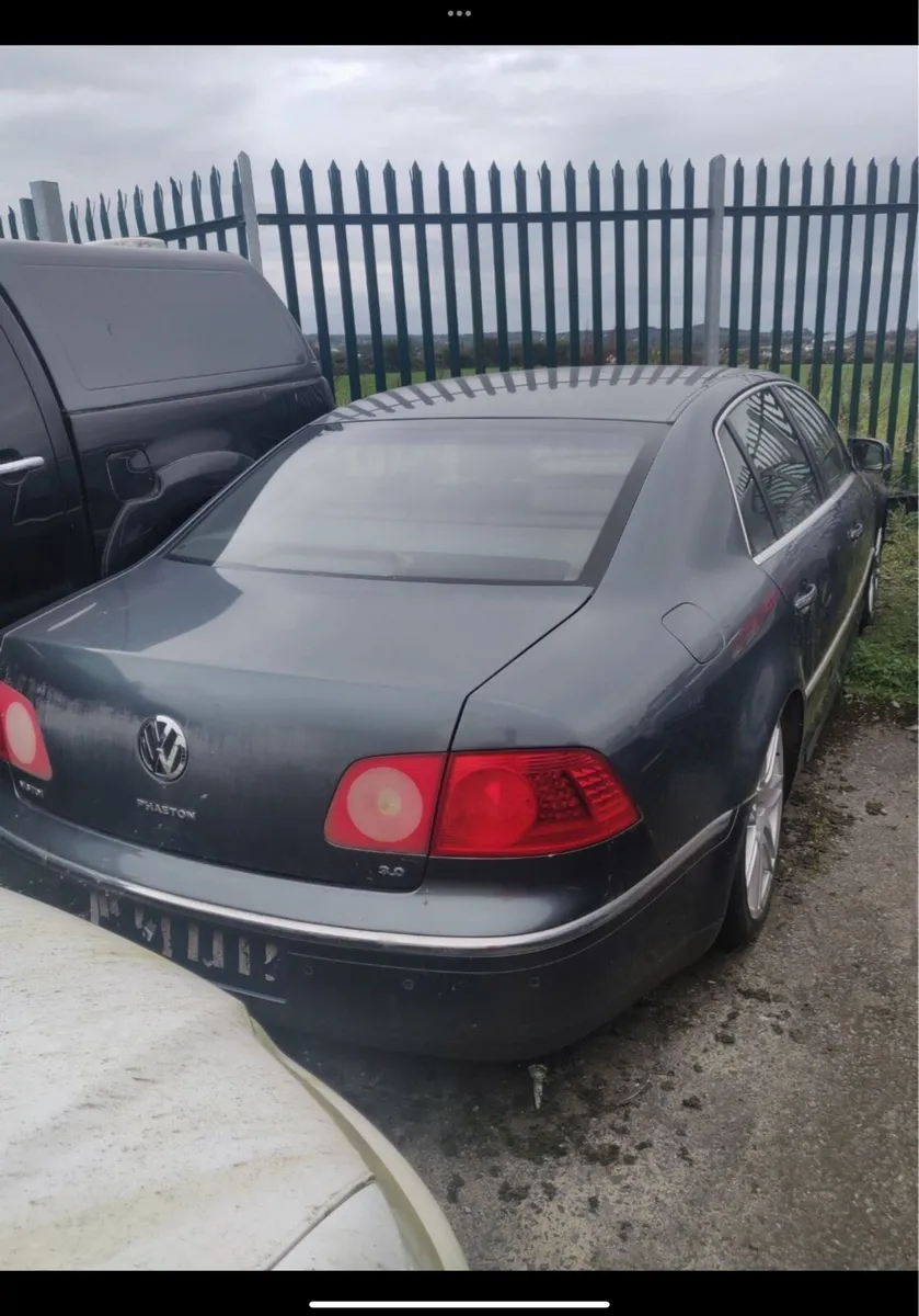 VW Polo VW Phaeton - Image 3