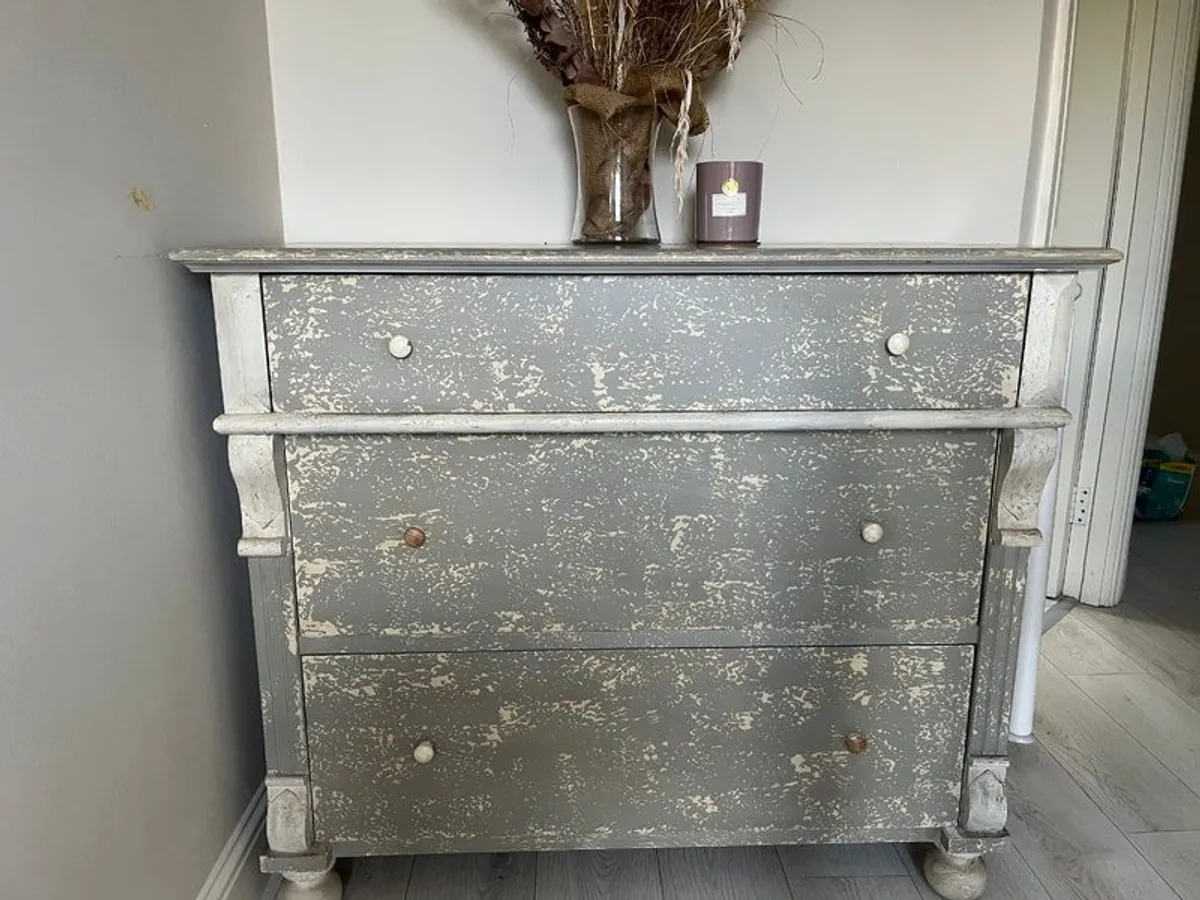 Chest of drawers - Image 1