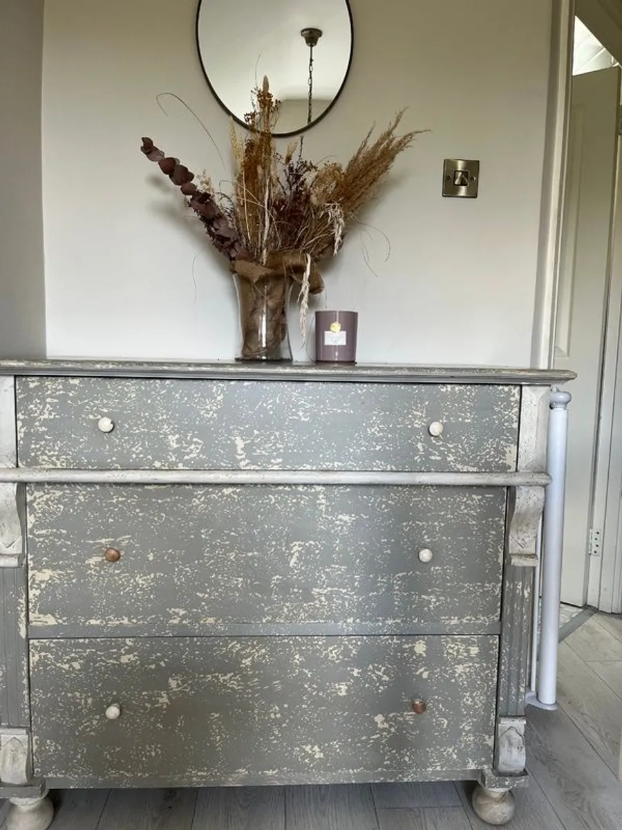 Chest of drawers - Image 2