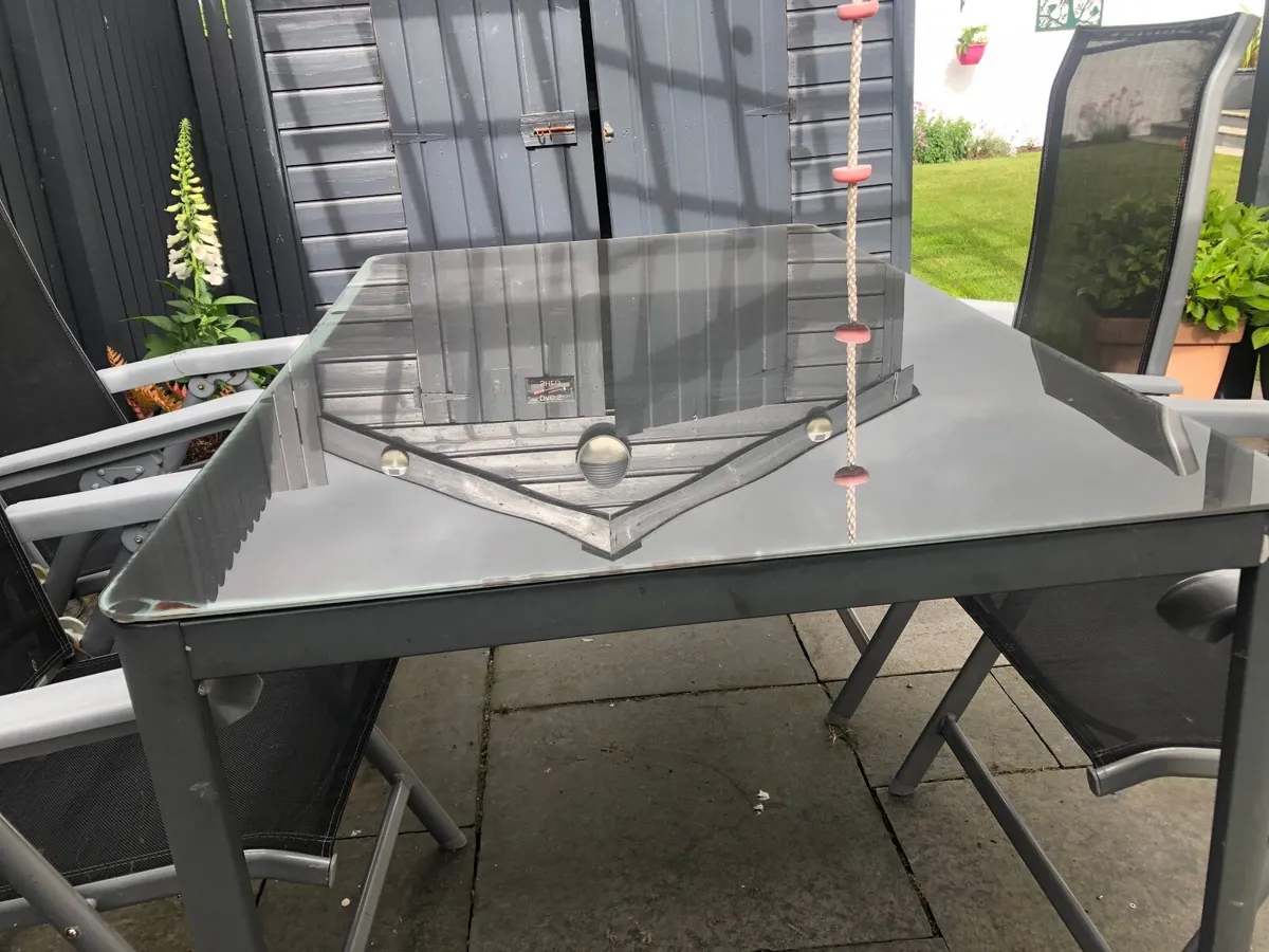 Garden table & chairs - Image 4