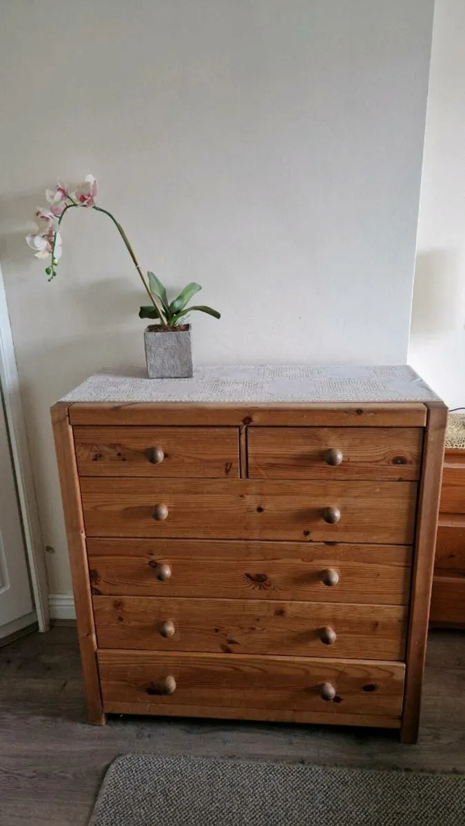 Drawer unit with 2 lockers Free delivery - Image 1