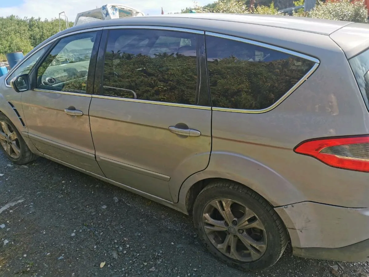 Car - Image 4