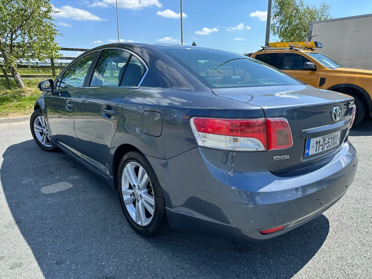 Toyota Avensis High Spec Automatic €1450 - Image 3