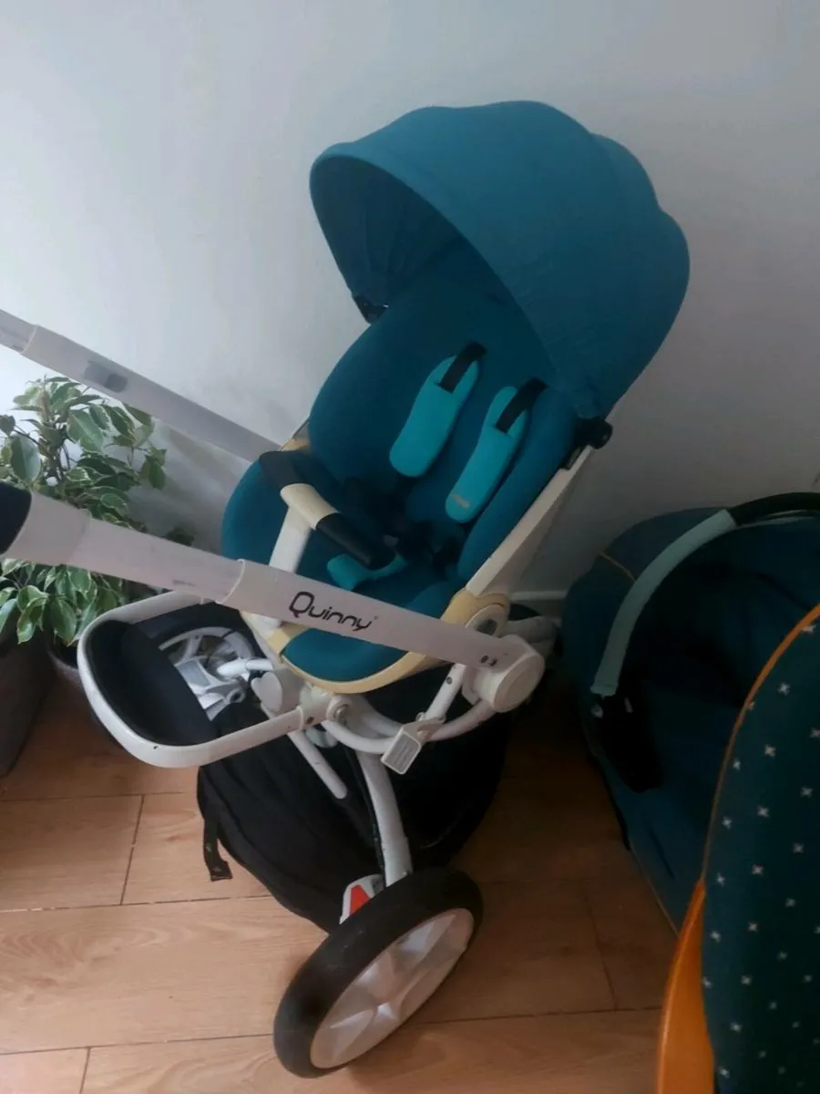 Quinny moodd travel system - Image 1