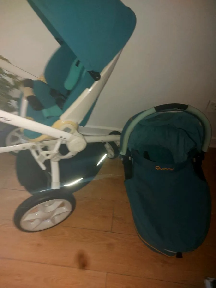 Quinny moodd travel system - Image 4