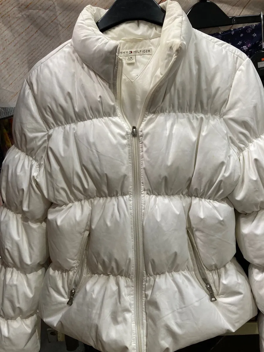 Tommy Hilfiger ladies Puffer jacket - Image 2