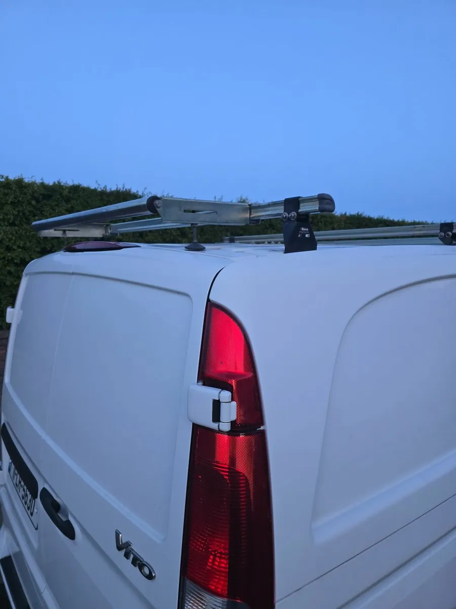 Mercedes-Benz V-Class 2011 - Image 4