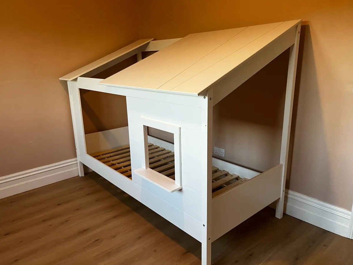 Kids house bed frame - Image 1