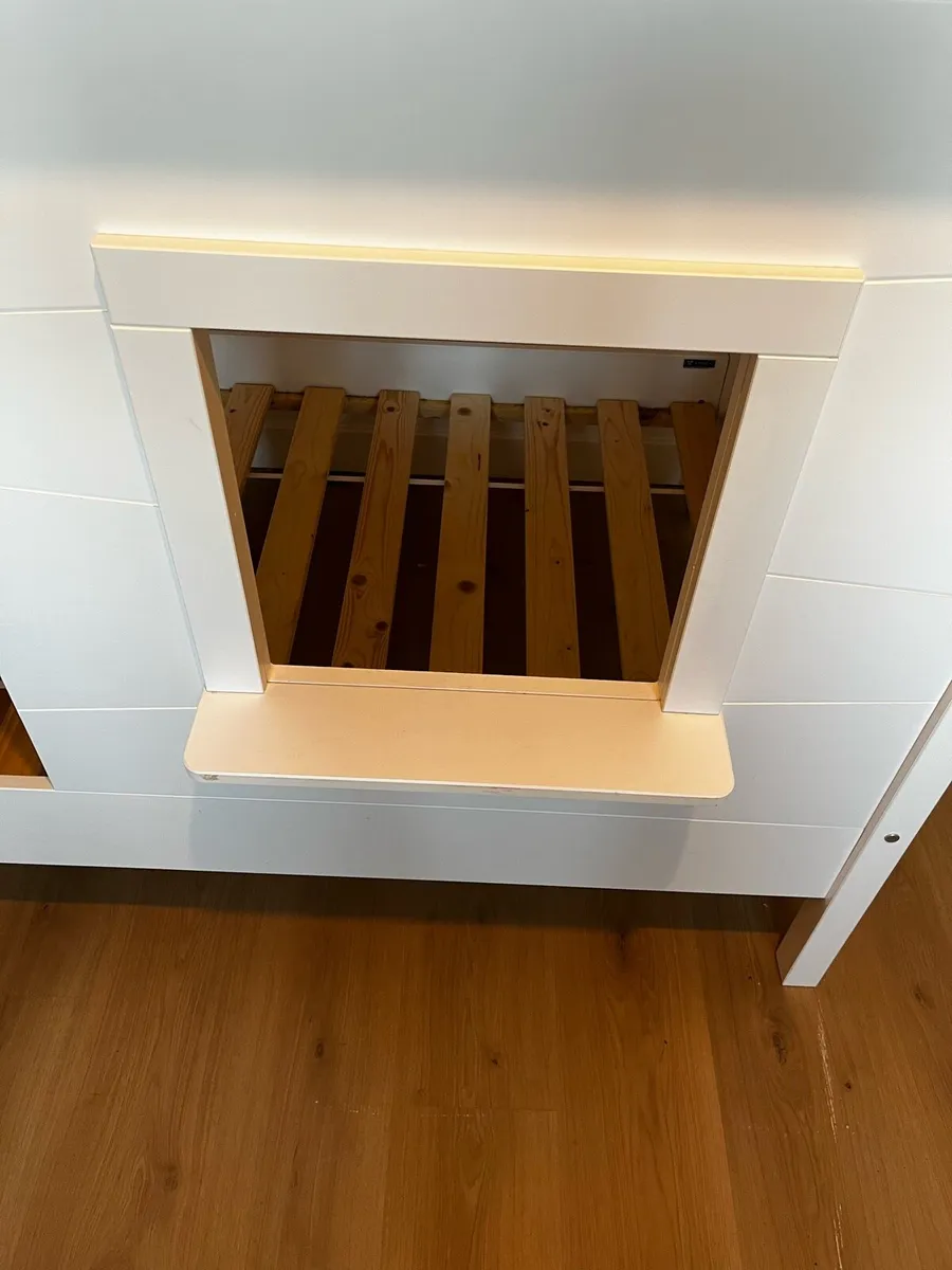 Kids house bed frame - Image 3