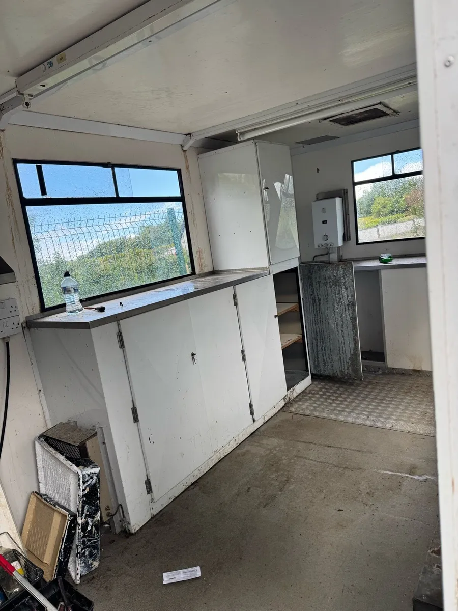 Canteen/office trailer - Image 4