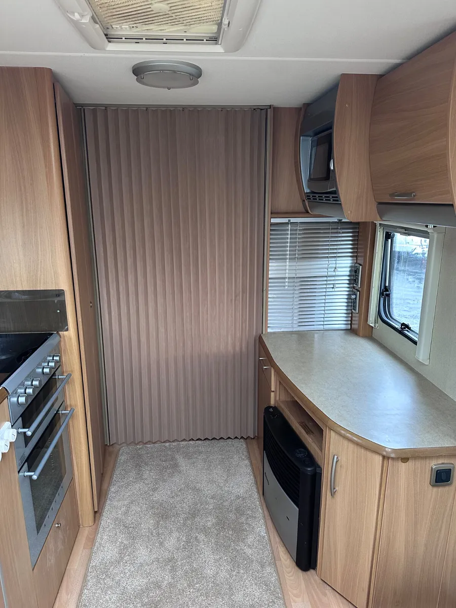 ✨SWIFT OAKMERE GT 4 BERTH FIXED BED✨ - Image 3