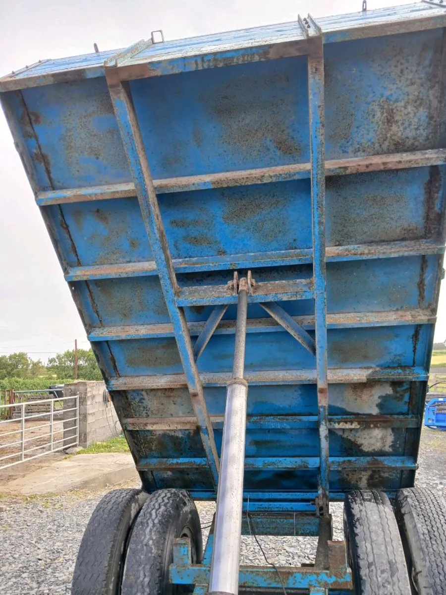 Tipping trailer - Image 1