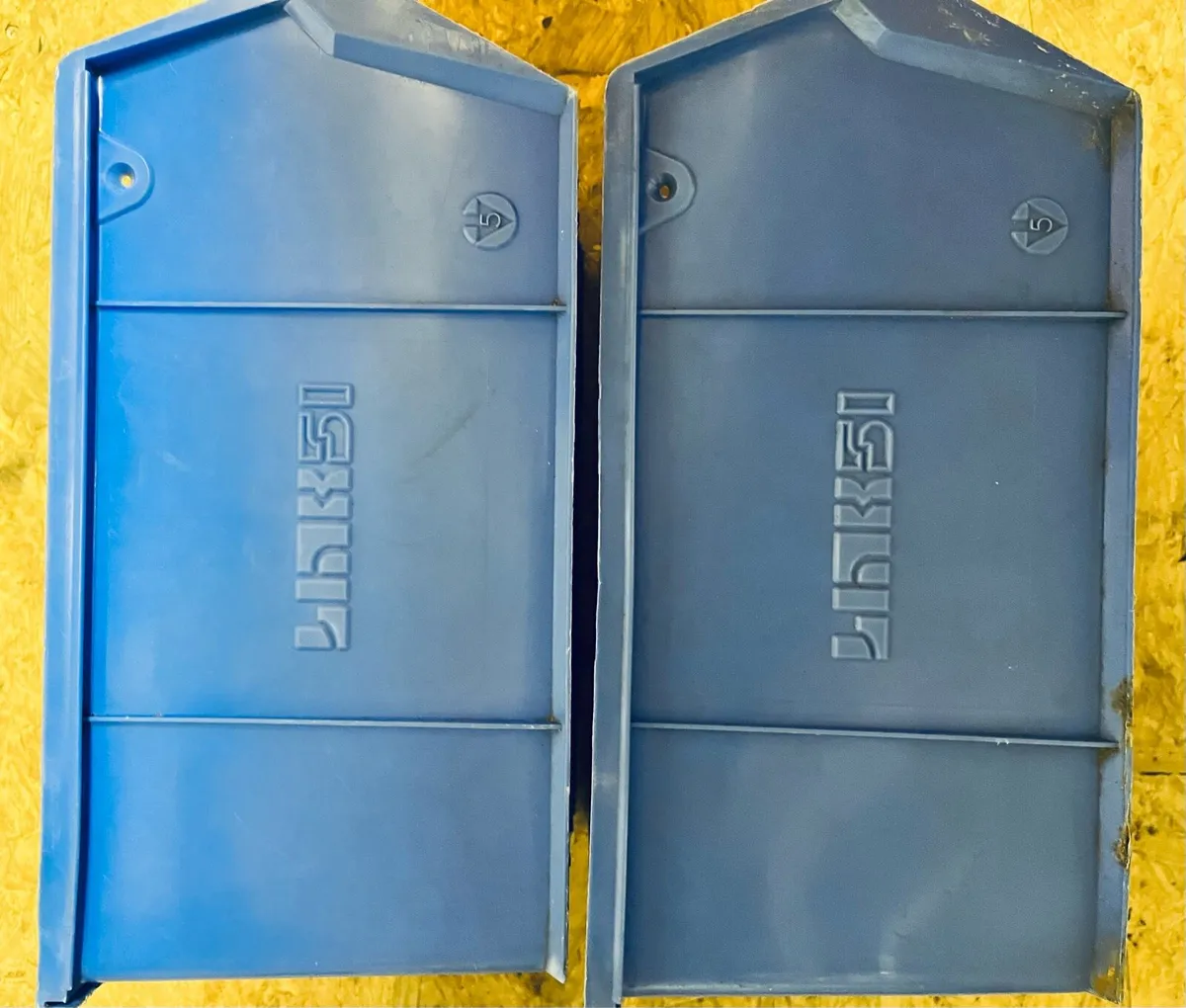 Hard plastic boxes - Image 1
