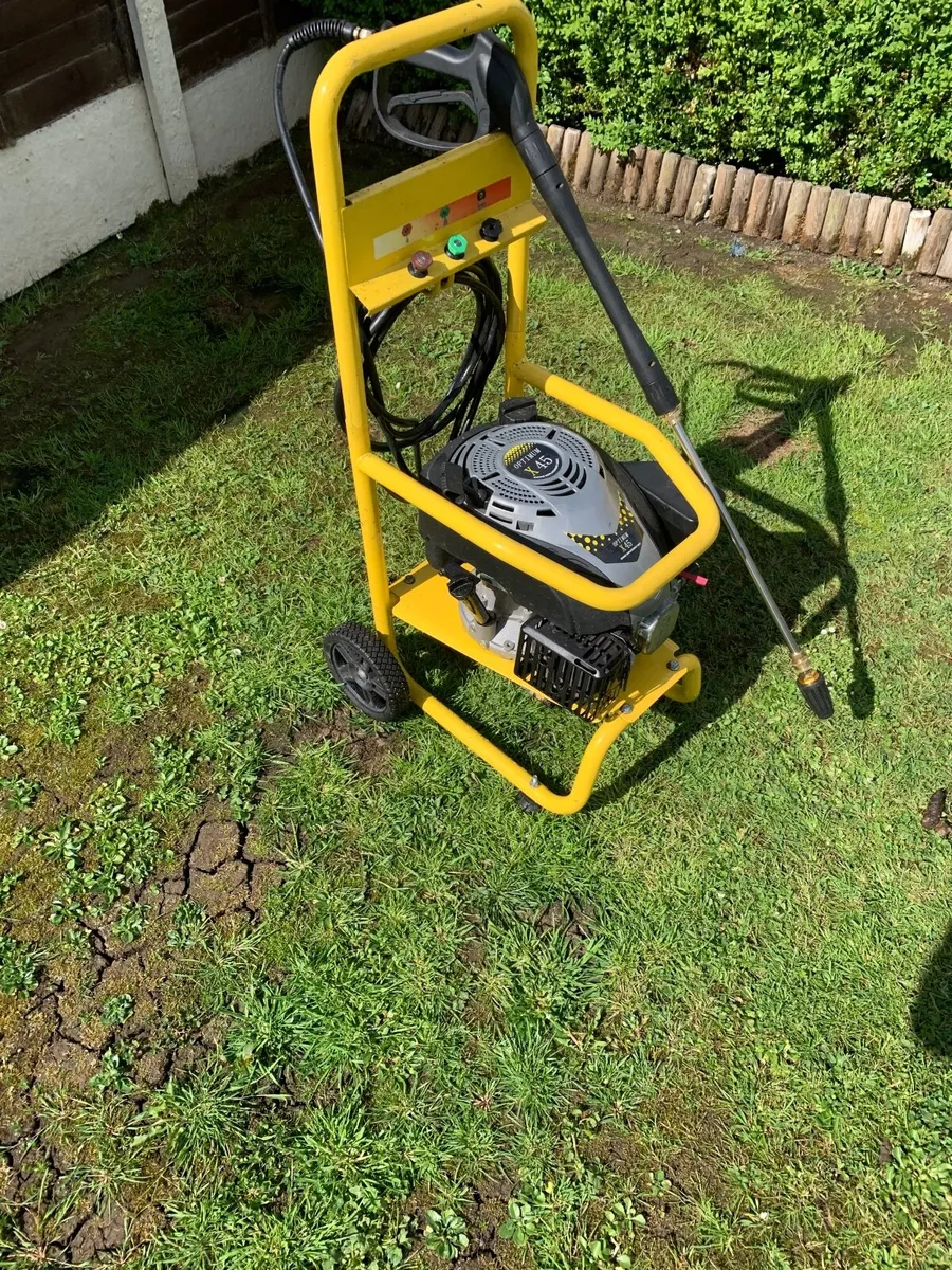 Petrol power washer - Image 4