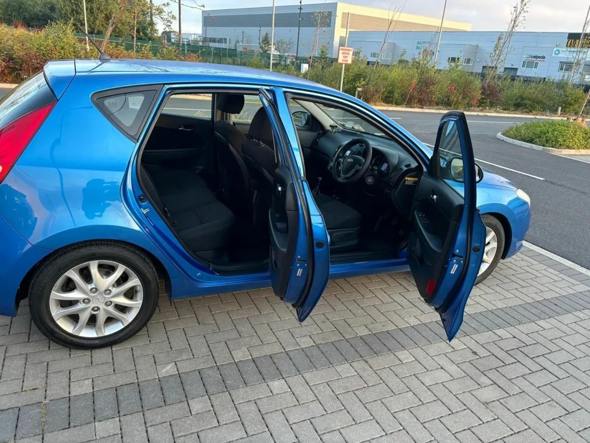 Hyundai i30 2009 - Image 2
