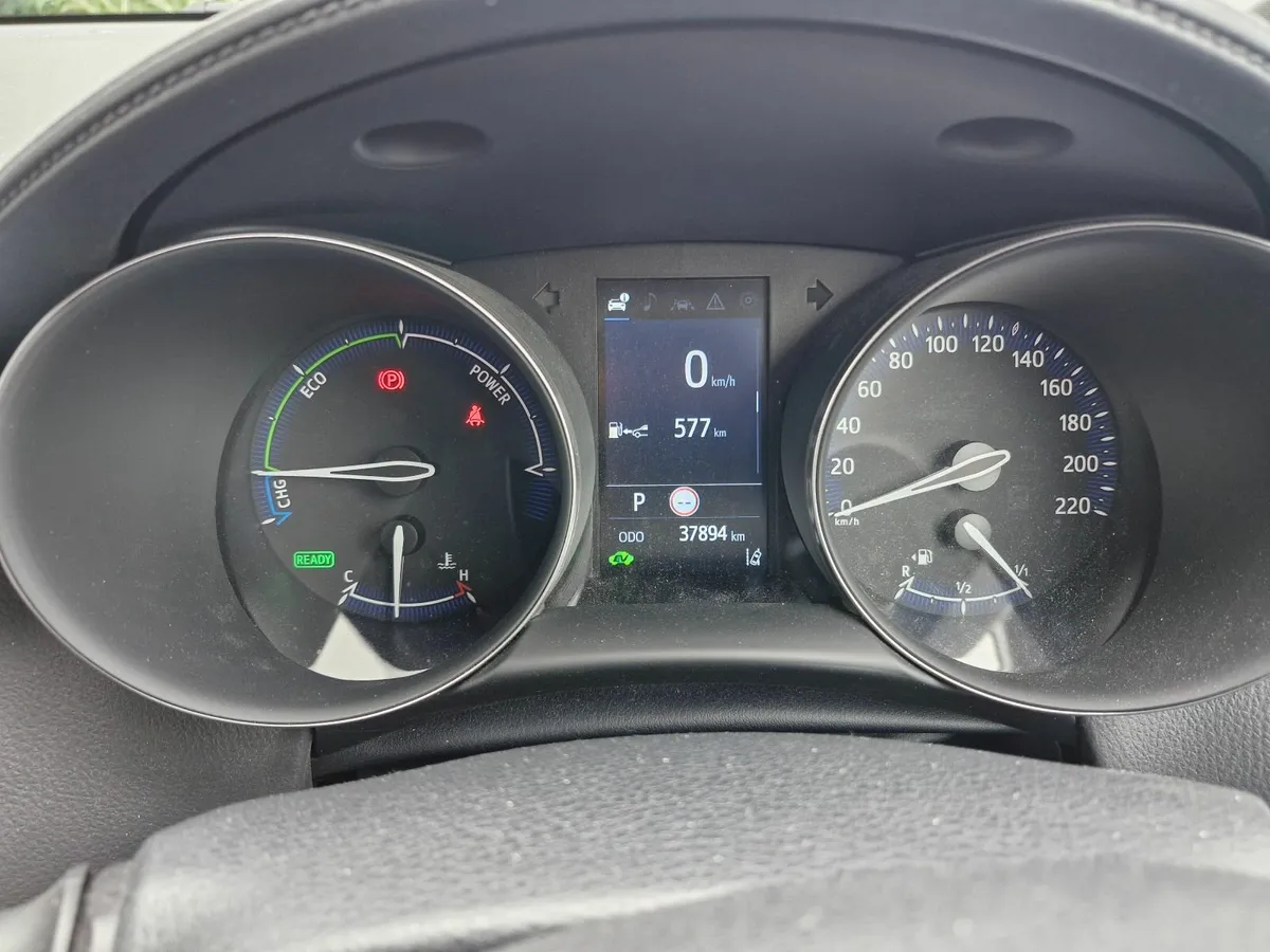 Toyota CH-R 1.8 Hybrid Sport 37k, Under Warranty - Image 2